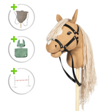 ByAstrup Hobby Horse Bundle - Pferd, Satteldecke, Fliegenhaube & Hindernis