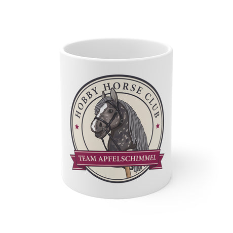 Hobby Horse Tasse Team Apfelschimmel, Vorderseite mit Hobby Horse Club Badge