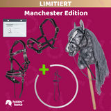 Manchester Edition – Hobby Horse Grau mit Ledertrense und Lederhalfter